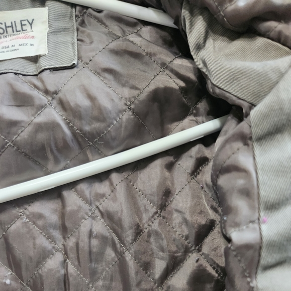 ASHLEY BY 26 INTERNATIONAL  Size Medium gray utility jacket. Fully lined - Picture 4 of 7